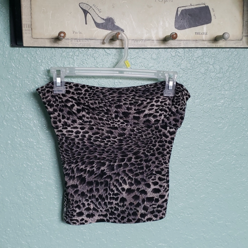 Strapless bcbg top with keyhole back